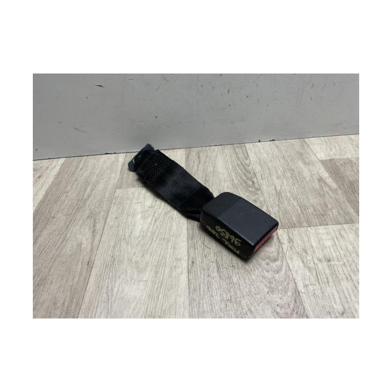 Attache ceinture arriere centrale PEUGEOT 206 PHASE 2 d’occasion