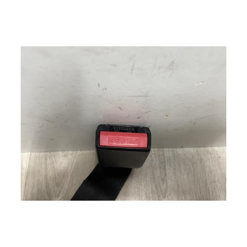 Attache ceinture arriere centrale PEUGEOT 206 PHASE 2 d’occasion