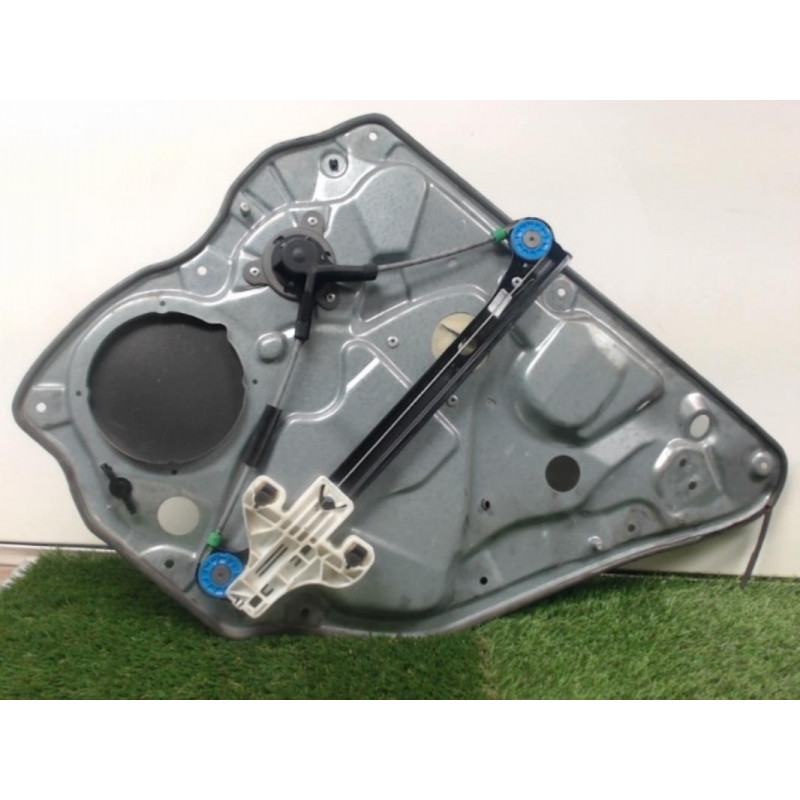 Leve vitre mecanique arriere gauche VOLKSWAGEN POLO IV (9N3) PHASE 2 d’occasion