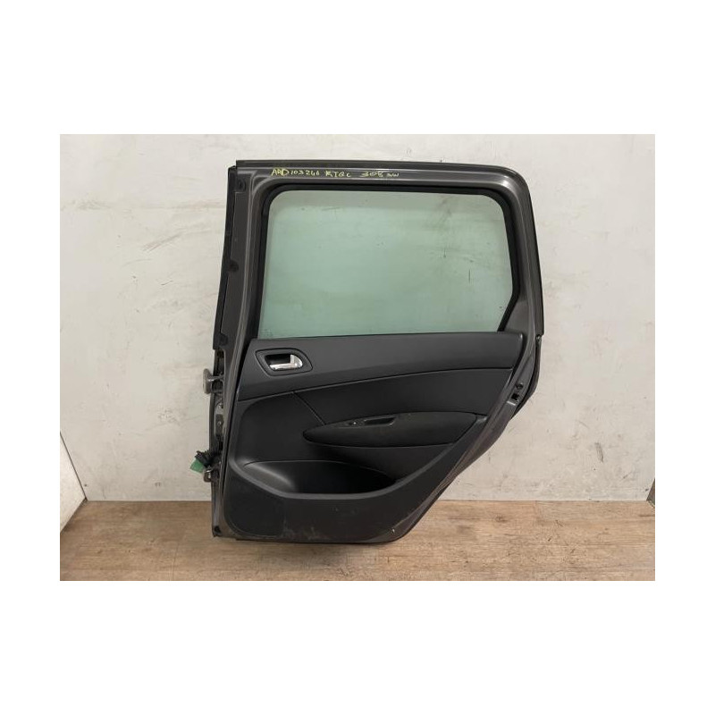Porte arriere droit PEUGEOT 308 1 SW PHASE 1 BREAK d’occasion