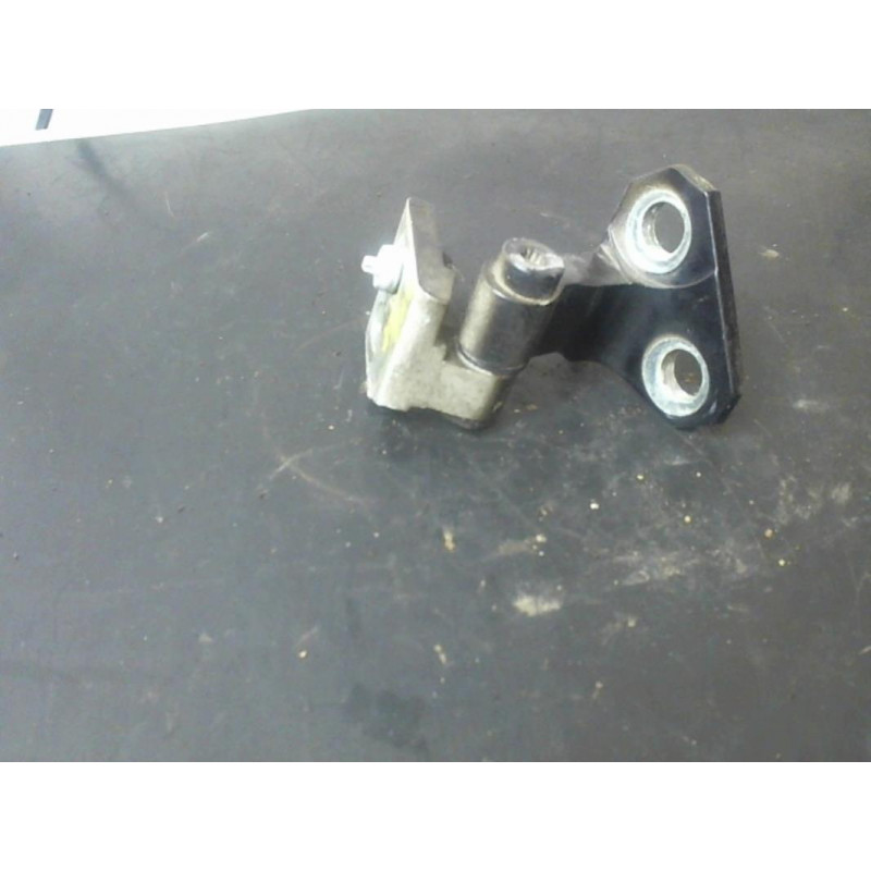Charniere de porte arriere gauche VOLKSWAGEN GOLF V d’occasion