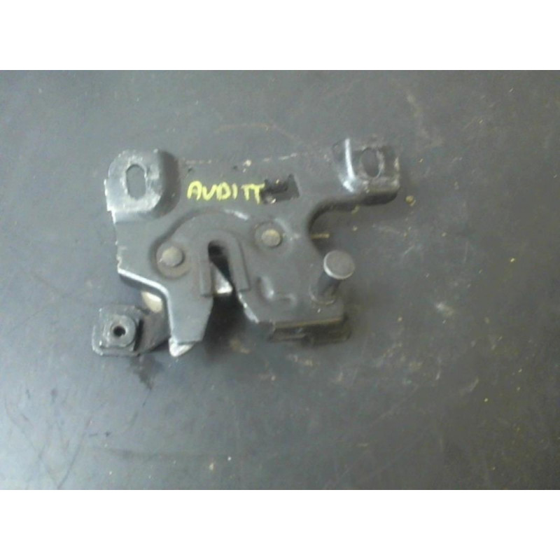 Serrure de coffre AUDI TT (8N) COUPE d’occasion