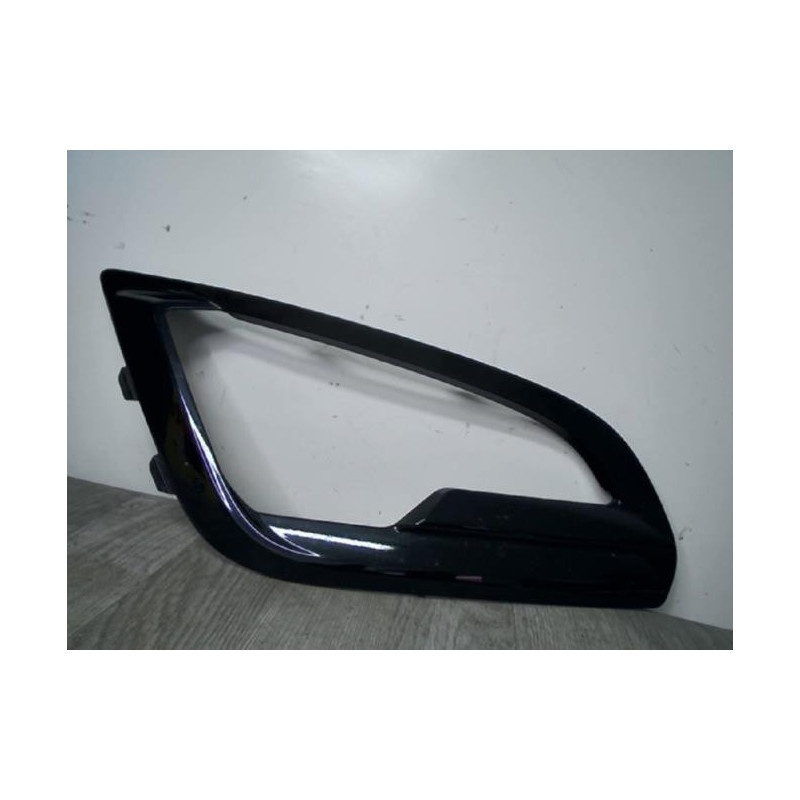 Calandre droite FORD ECOSPORT PHASE 3 d’occasion