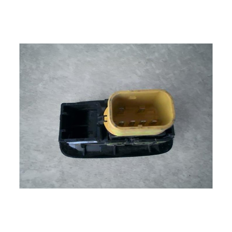 Interrupteur de leve vitre arriere droit FORD FIESTA 6 PHASE 1 d’occasion