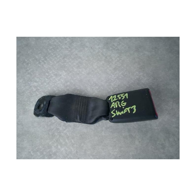 Attache ceinture avant droit SUZUKI SWIFT 3 d’occasion