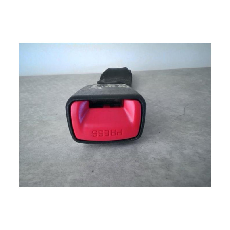 Attache ceinture avant droit SUZUKI SWIFT 3 d’occasion