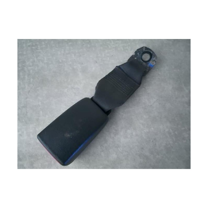 Attache ceinture avant droit SUZUKI SWIFT 3 d’occasion
