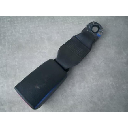 Attache ceinture avant droit SUZUKI SWIFT 3 d’occasion