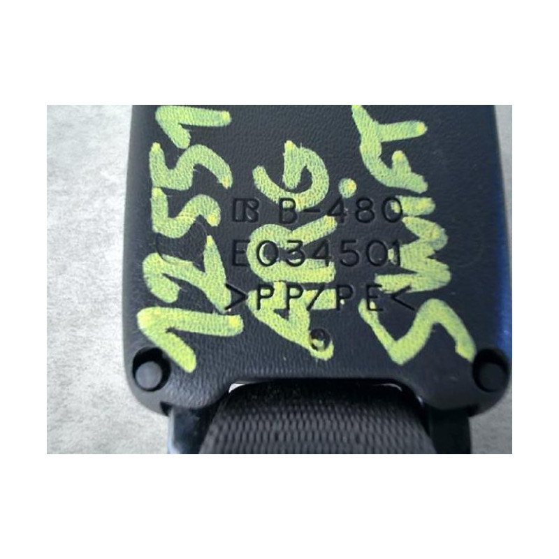 Attache ceinture avant droit SUZUKI SWIFT 3 d’occasion