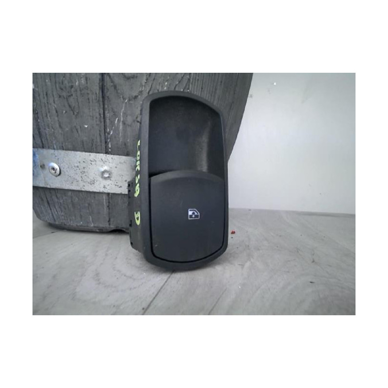 Interrupteur de leve vitre avant droit OPEL CORSA C PHASE 1 d’occasion