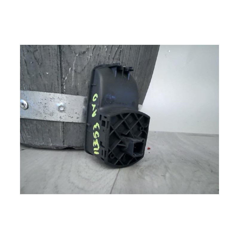 Interrupteur de leve vitre avant droit OPEL CORSA C PHASE 1 d’occasion