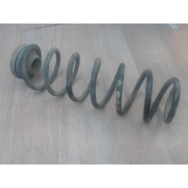 Ressort de suspension arriere VOLKSWAGEN POLO IV (9N3) PHASE 2 d’occasion