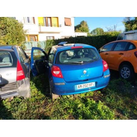 Poignee interieur arriere gauche RENAULT CLIO 3 PHASE 1 d’occasion