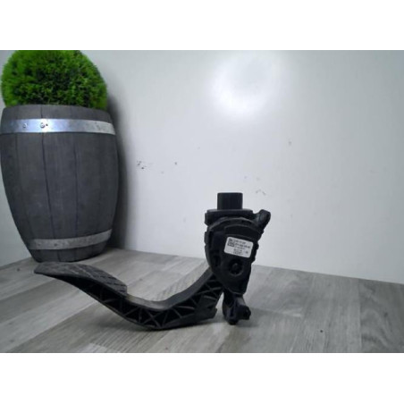 Pedalier d'accelerateur AUDI A4 3 PHASE 1 d’occasion