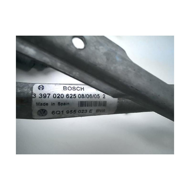 Mecanisme essuie glace avant VOLKSWAGEN POLO 4 PHASE 2 d’occasion