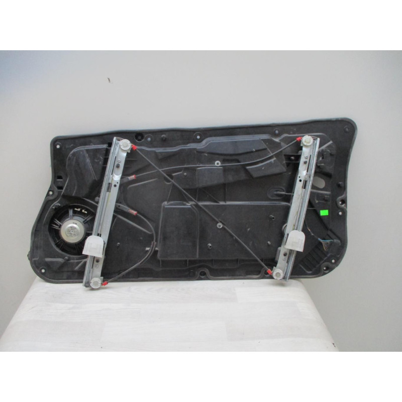 Leve vitre electrique avant gauche FORD FIESTA 6 PHASE 1 d’occasion
