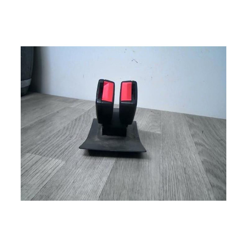 Attache ceinture arriere centrale MINI MINI 1 R50/R53 PHASE 1 d’occasion
