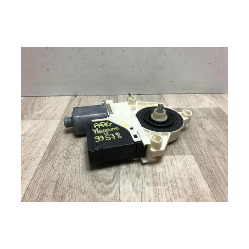 Moteur leve vitre arriere gauche RENAULT MEGANE 3 PHASE 1 BREAK d’occasion