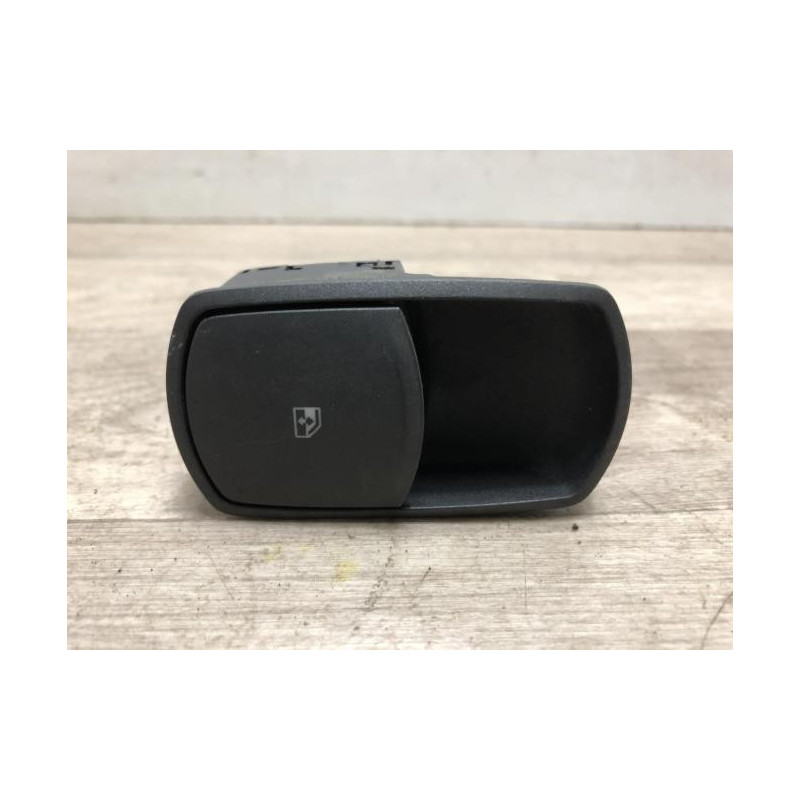 Interrupteur de leve vitre avant droit OPEL CORSA D PHASE 1 d’occasion