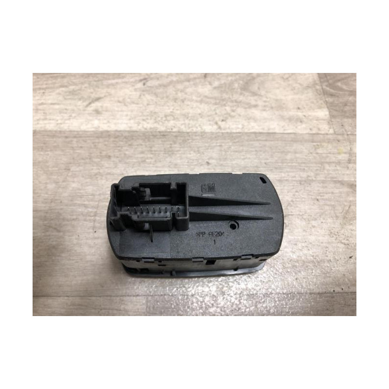 Interrupteur de leve vitre avant gauche OPEL CORSA D PHASE 1 d’occasion
