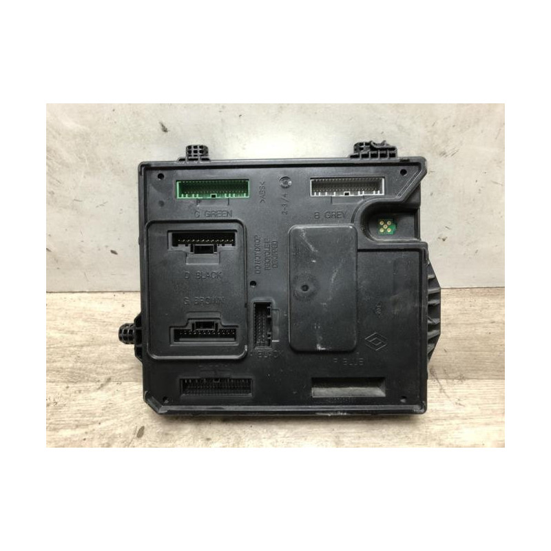 Boitier servitude moteur (BSM) RENAULT MEGANE 3 PHASE 1 BREAK d’occasion