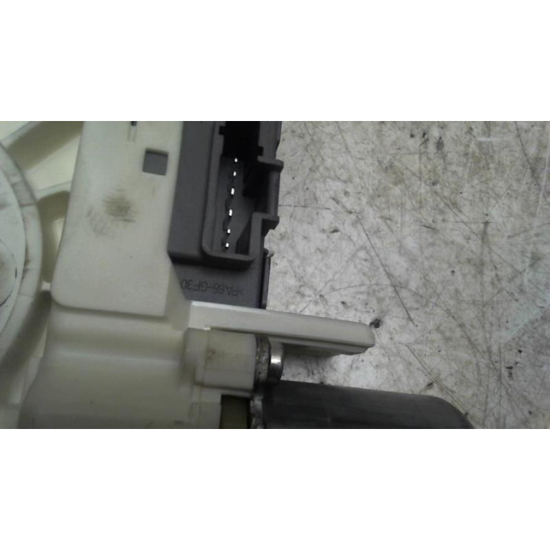 Moteur leve vitre arriere gauche PEUGEOT 407 PHASE 1 d’occasion