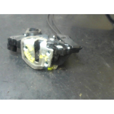 Serrure avant gauche TOYOTA YARIS II PHASE 1 d’occasion