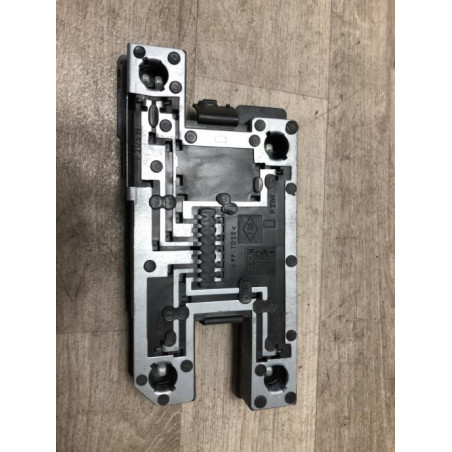 Platine feu arriere droit RENAULT CLIO 1 PHASE 3 d’occasion