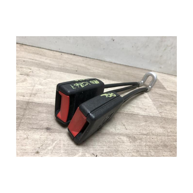 Attache ceinture arriere droit VOLKSWAGEN POLO 3 PHASE 1 d’occasion