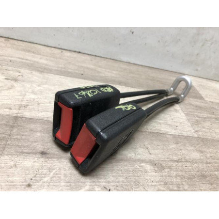 Attache ceinture arriere droit VOLKSWAGEN POLO 3 PHASE 1 d’occasion