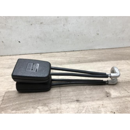 Attache ceinture arriere droit VOLKSWAGEN POLO 3 PHASE 1 d’occasion