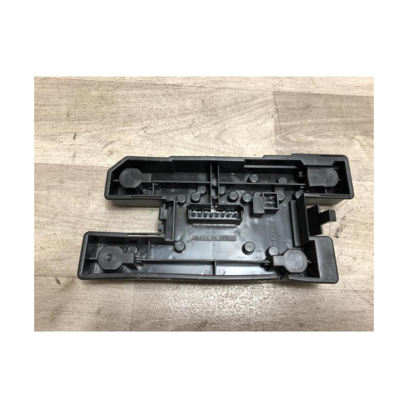 Platine feu arriere gauche RENAULT CLIO 1 PHASE 3 d’occasion