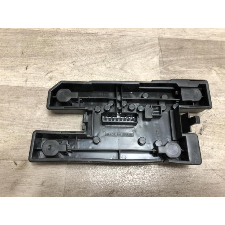 Platine feu arriere gauche RENAULT CLIO 1 PHASE 3 d’occasion