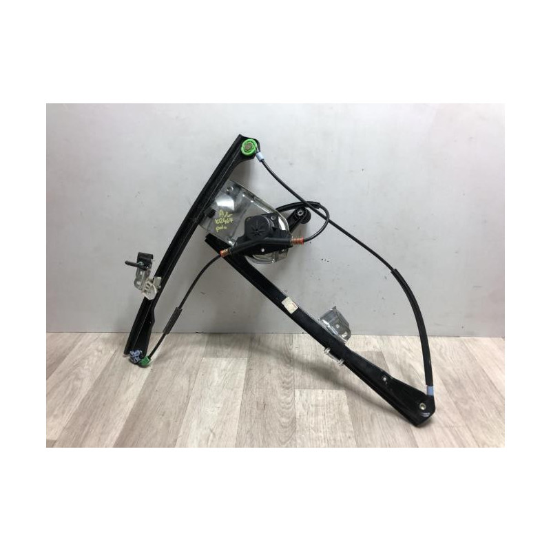 Leve vitre mecanique avant gauche VOLKSWAGEN POLO 3 PHASE 1 d’occasion