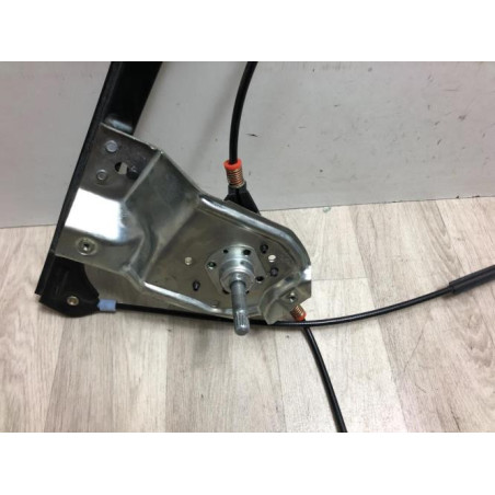 Leve vitre mecanique avant gauche VOLKSWAGEN POLO 3 PHASE 1 d’occasion