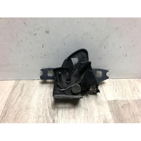 Serrure de capot VOLKSWAGEN POLO 3 PHASE 1 d’occasion