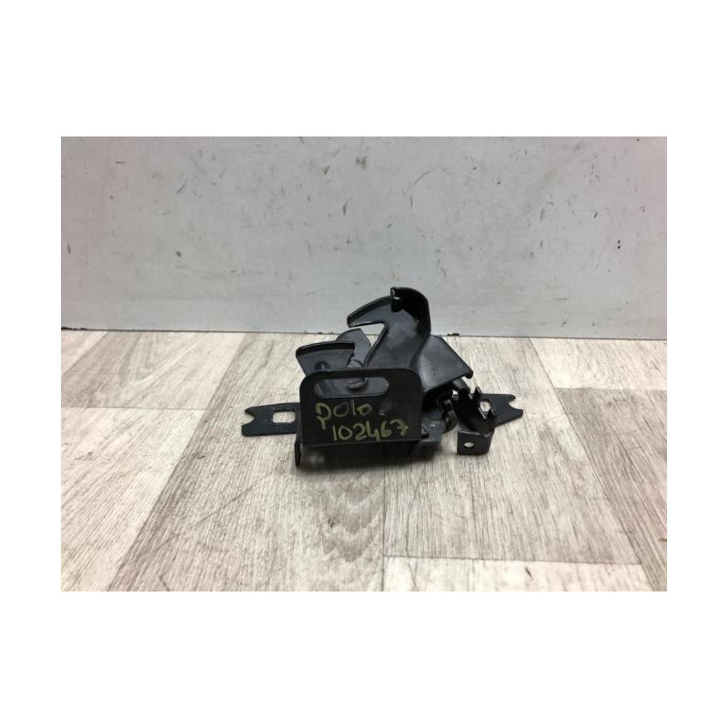 Serrure de capot VOLKSWAGEN POLO 3 PHASE 1 d’occasion