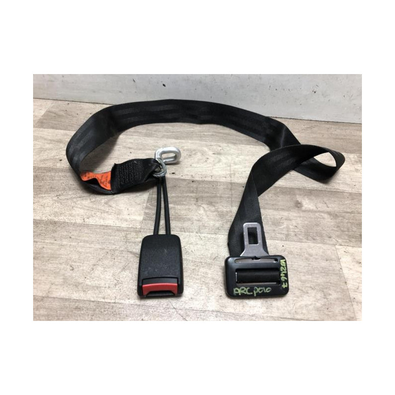 Attache ceinture arriere gauche VOLKSWAGEN POLO 3 PHASE 1 d’occasion