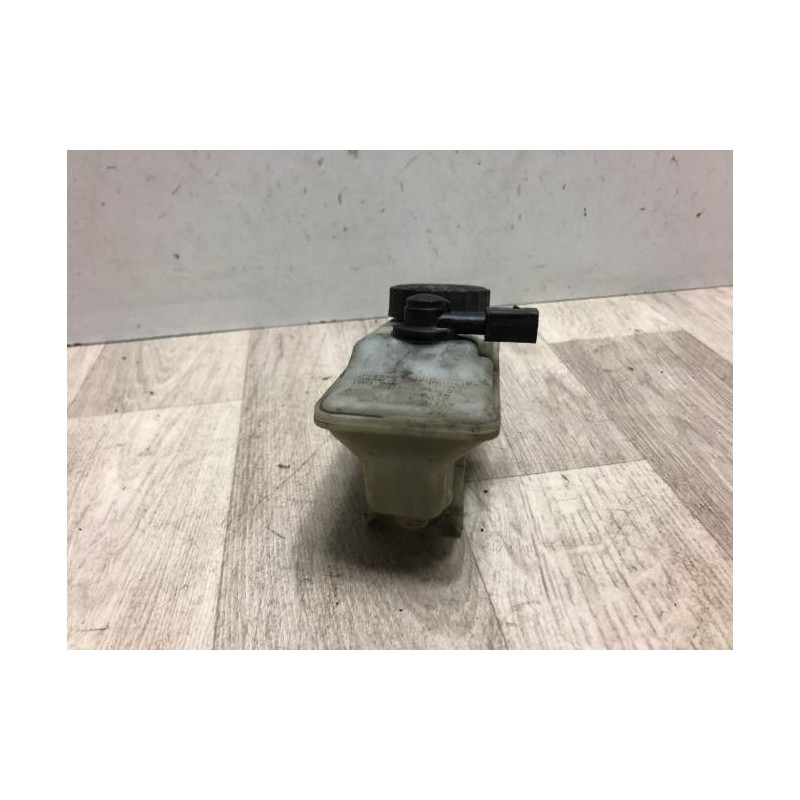 Maitre cylindre (freinage) VOLKSWAGEN POLO 3 PHASE 1 d’occasion