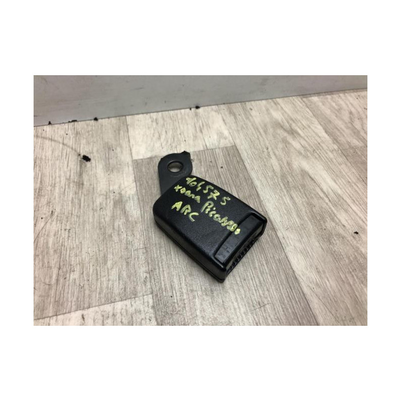 Attache ceinture arriere centrale CITROEN XSARA PICASSO PHASE 2 d’occasion