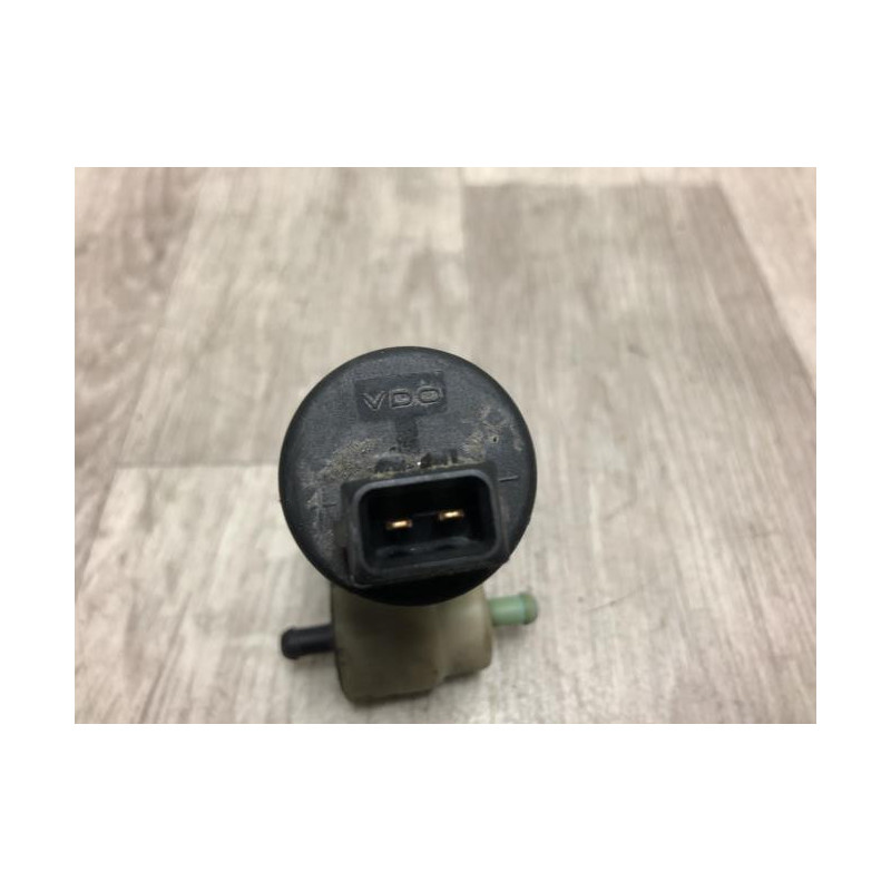 Pompe lave glace avant VOLKSWAGEN POLO 3 PHASE 1 d’occasion