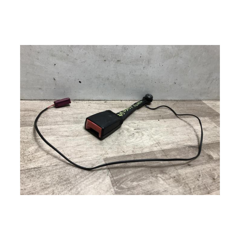 Attache ceinture avant droit FORD FIESTA 6 PHASE 1 d’occasion