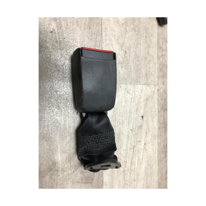 Attache ceinture arriere gauche RENAULT CLIO 1 PHASE 3 d’occasion