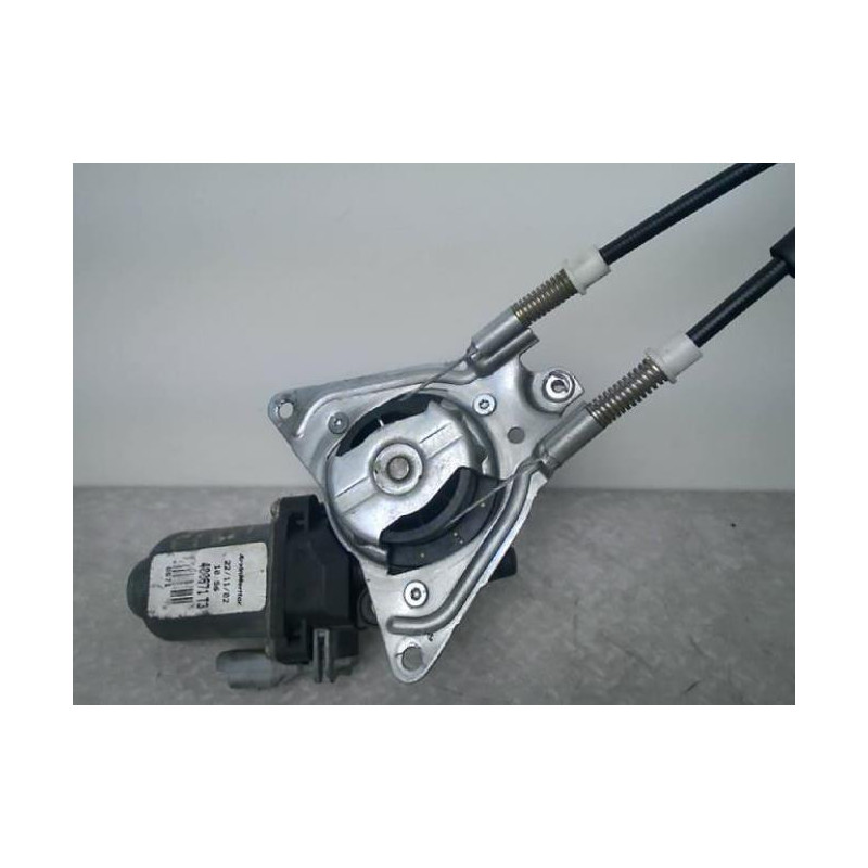 Mecanisme de leve vitre electrique avant gauche PEUGEOT 106 PHASE 2 d’occasion