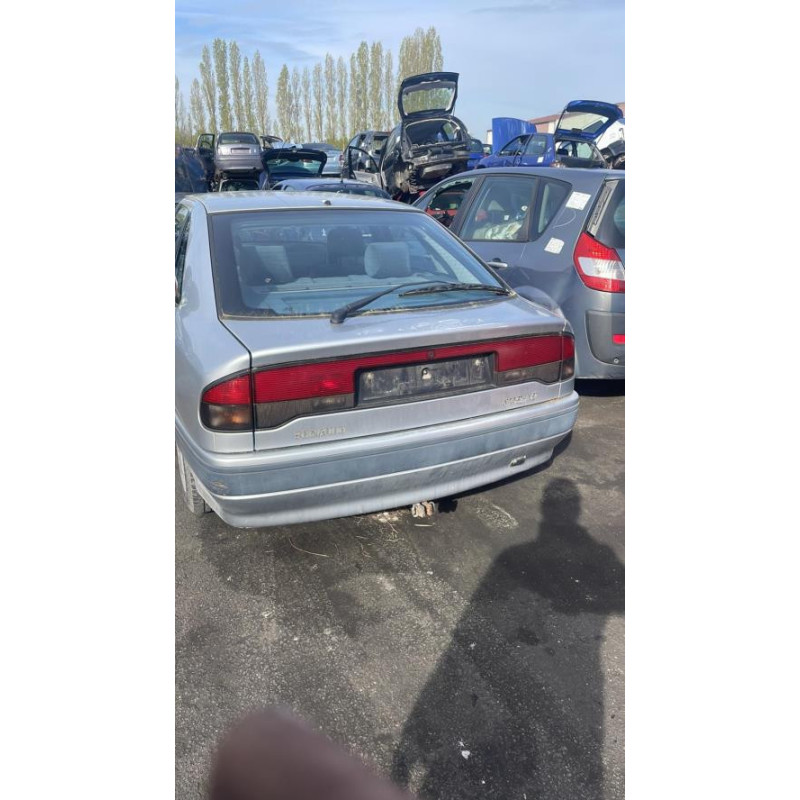 Optique avant principal droit (feux)(phare) RENAULT SAFRANE PHASE 1 d’occasion