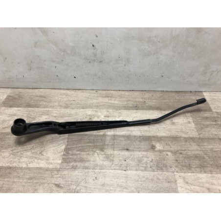 Bras essuie glace avant droit CHRYSLER 300C PHASE 1 BREAK d’occasion