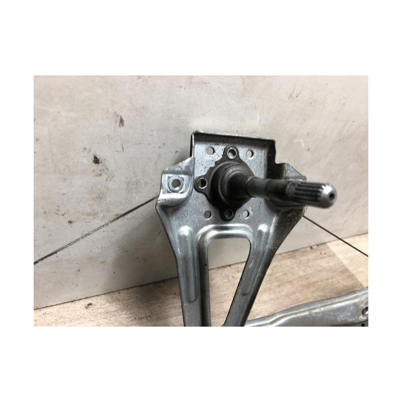 Leve vitre mecanique arriere gauche RENAULT CLIO 3 PHASE 1 d’occasion