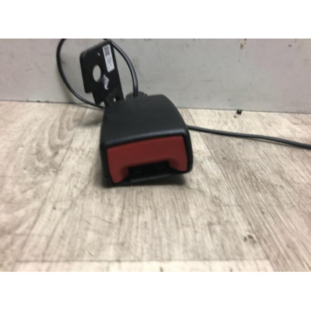 Attache ceinture arriere gauche OPEL CORSA E d’occasion
