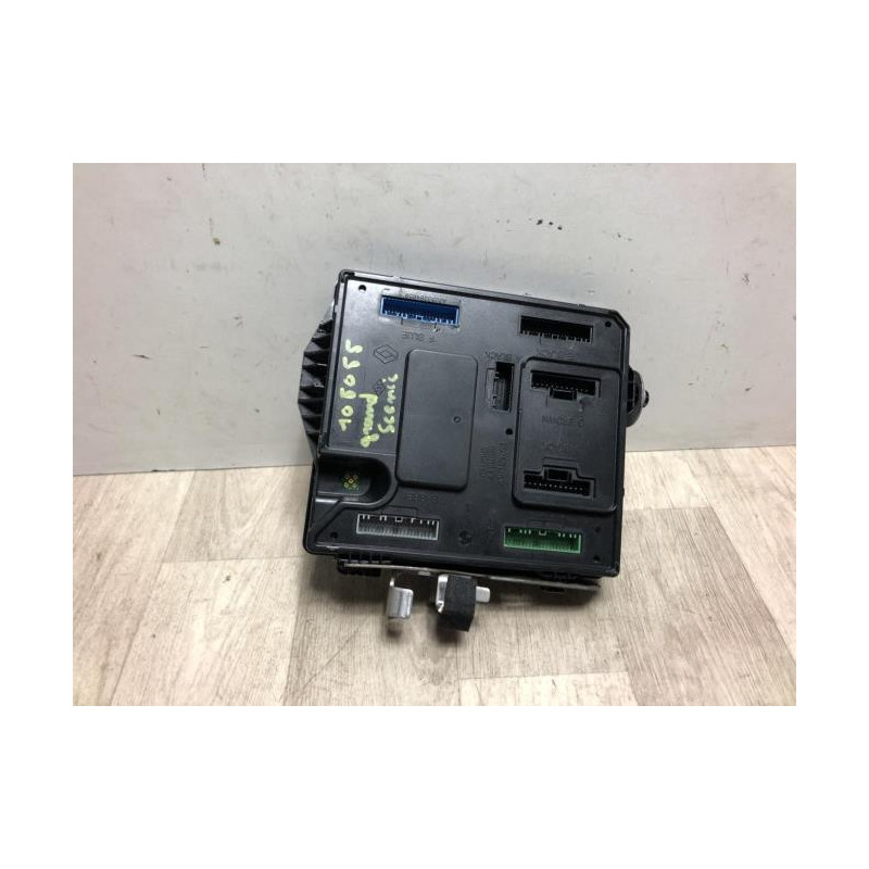 Boitier servitude moteur (BSM) RENAULT GRAND SCENIC 3 PHASE 1 d’occasion