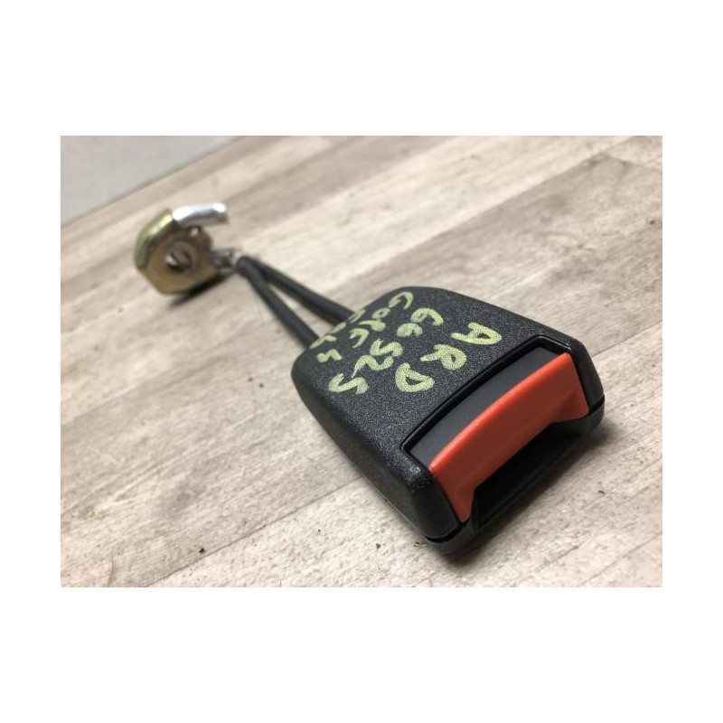 Attache ceinture arriere droit VOLKSWAGEN GOLF 4 CABRIOLET d’occasion